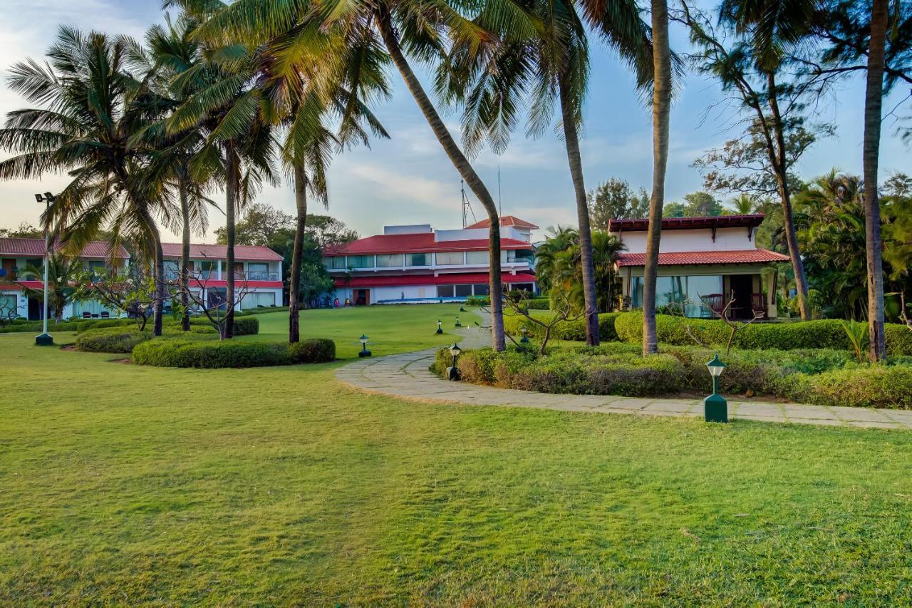 Radisson Blu Resort Temple Bay Mamallapuram מראה חיצוני תמונה The Royal Thai Navy Headquarters