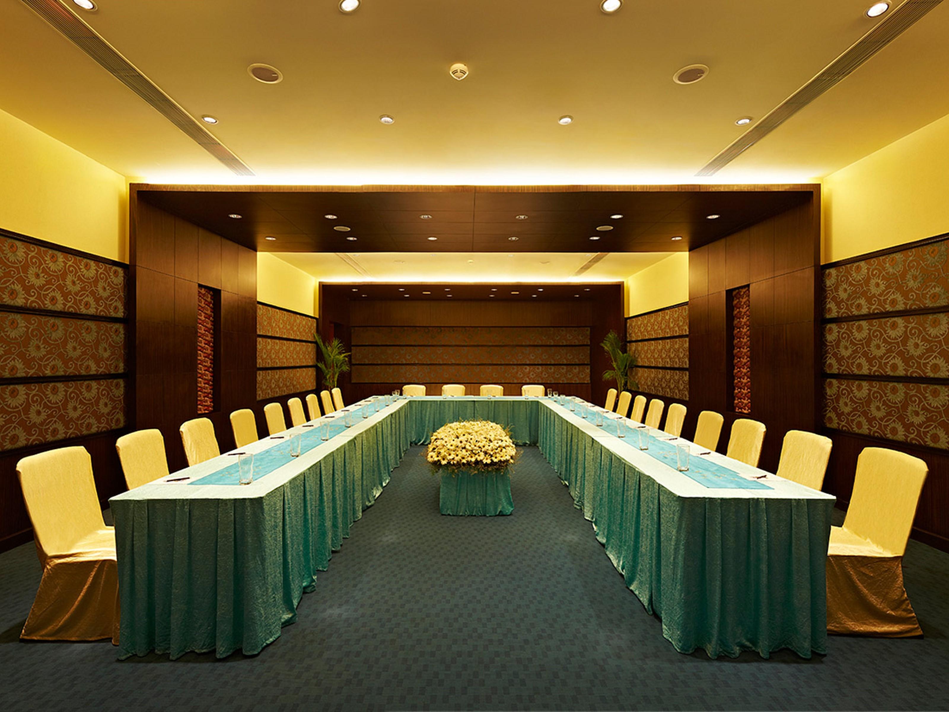 Radisson Blu Resort Temple Bay Mamallapuram מראה חיצוני תמונה A meeting room