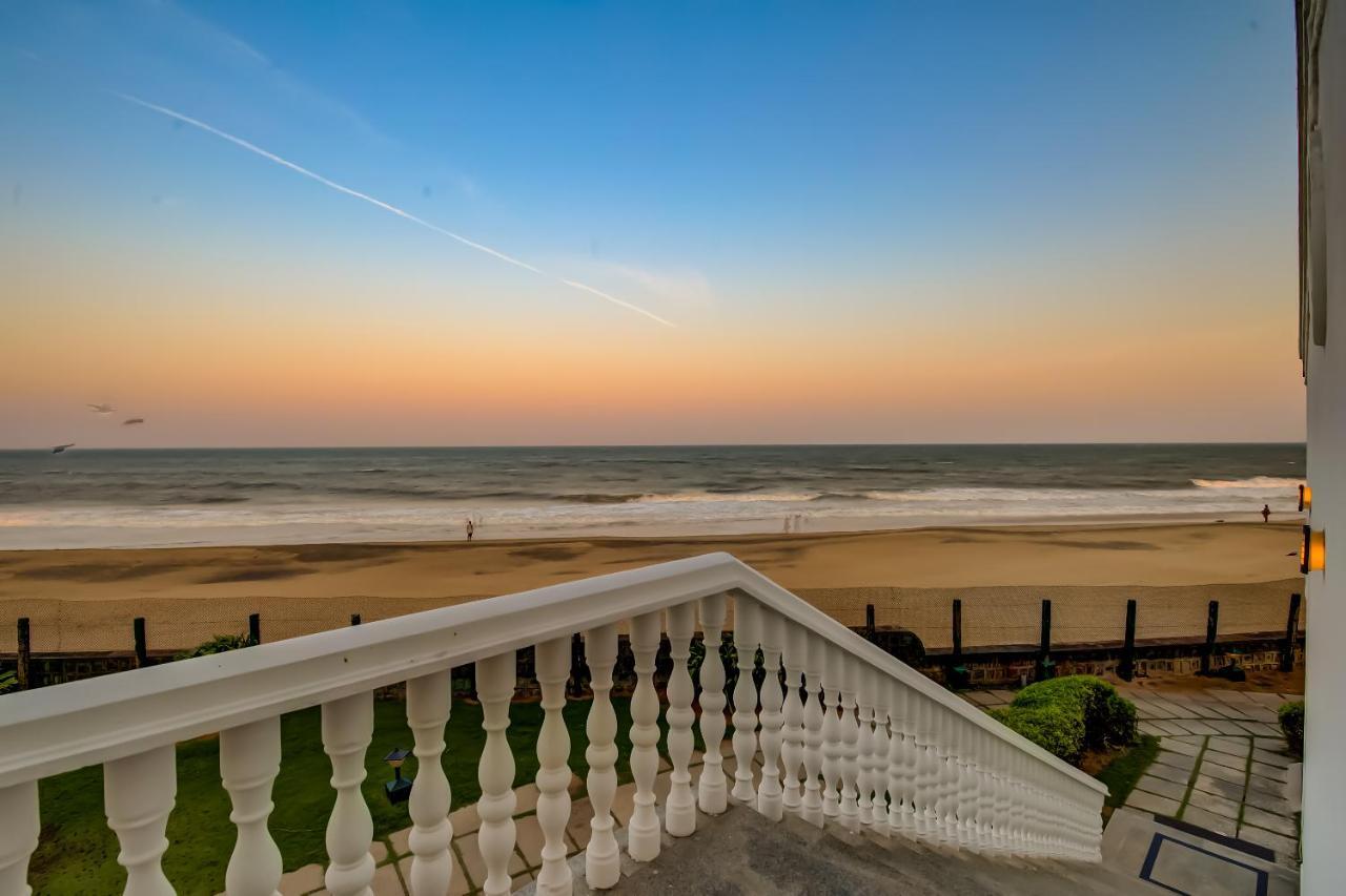 Radisson Blu Resort Temple Bay Mamallapuram מראה חיצוני תמונה View of the beach from the hotel